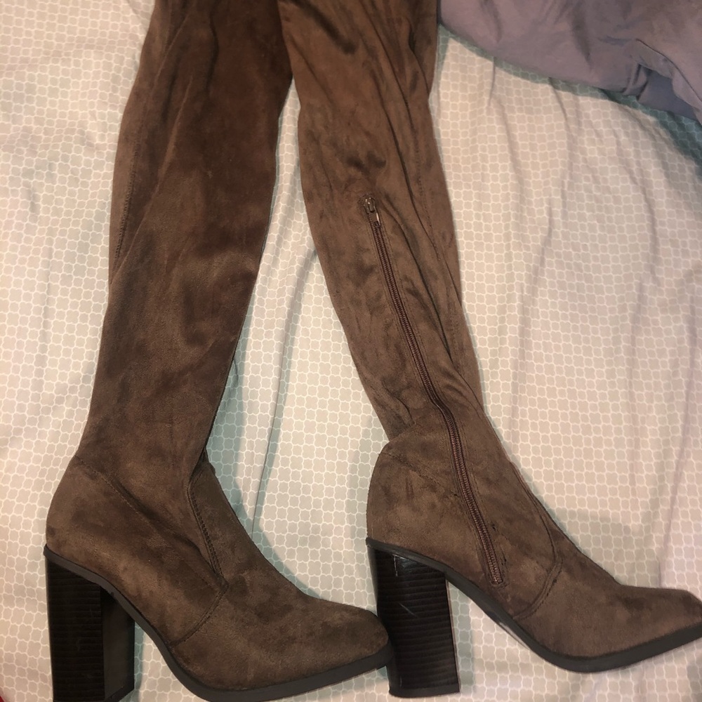 Chunky heeled suede over the knee boots!